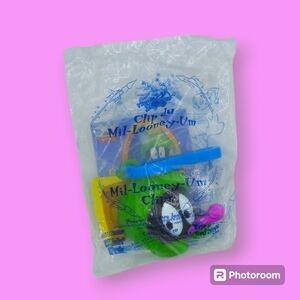 Vintage 1999 Subway Marvin the Martain Mil-Looney-Um Clips Keychain Clip